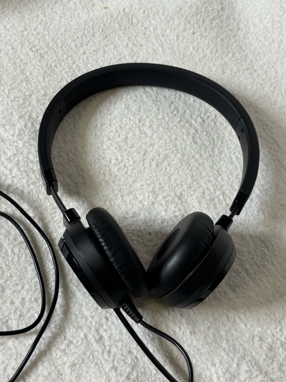 Dell pro stereo Black Wired Over-Ear Headphones - Comfortable Sound